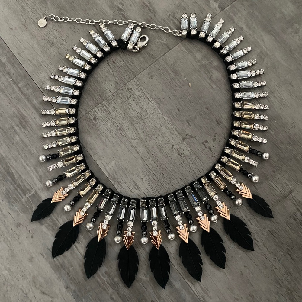 Stella & Dot Raven statement necklace